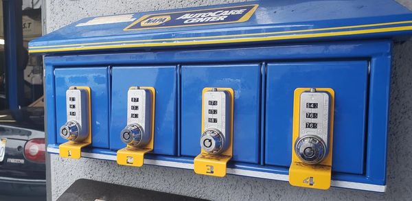 Key lock box